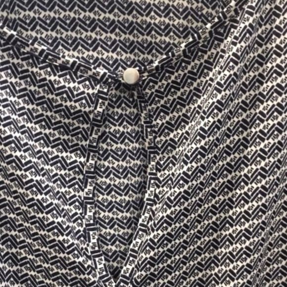 Womens Banana Republic Navy Blue Pattern Bell Cuff Peplum Long Sleeve Blouse NWT - Picture 2 of 8